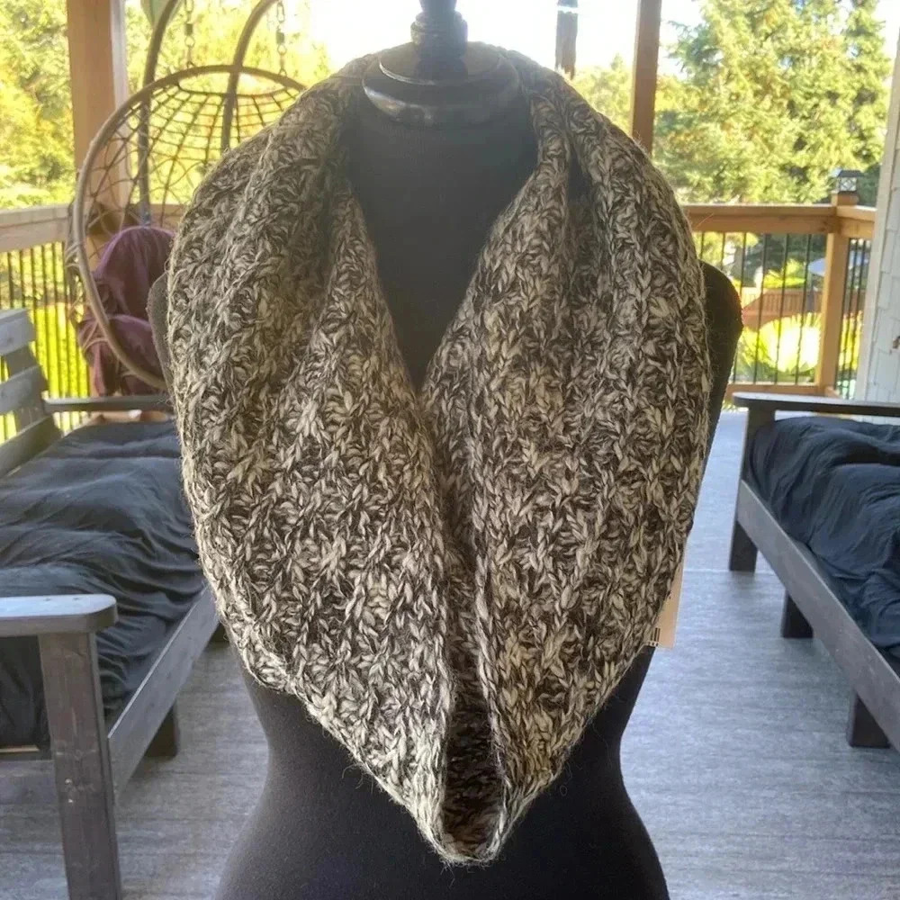 Uniqlo | Melange Infinity  Scarf